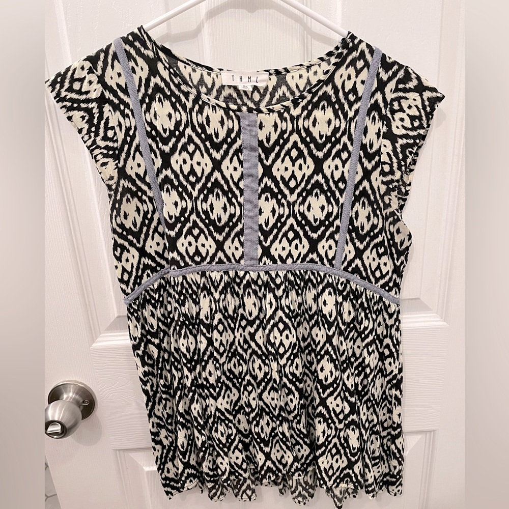 THML Black and White Graphic Blouse Relaxed Fit